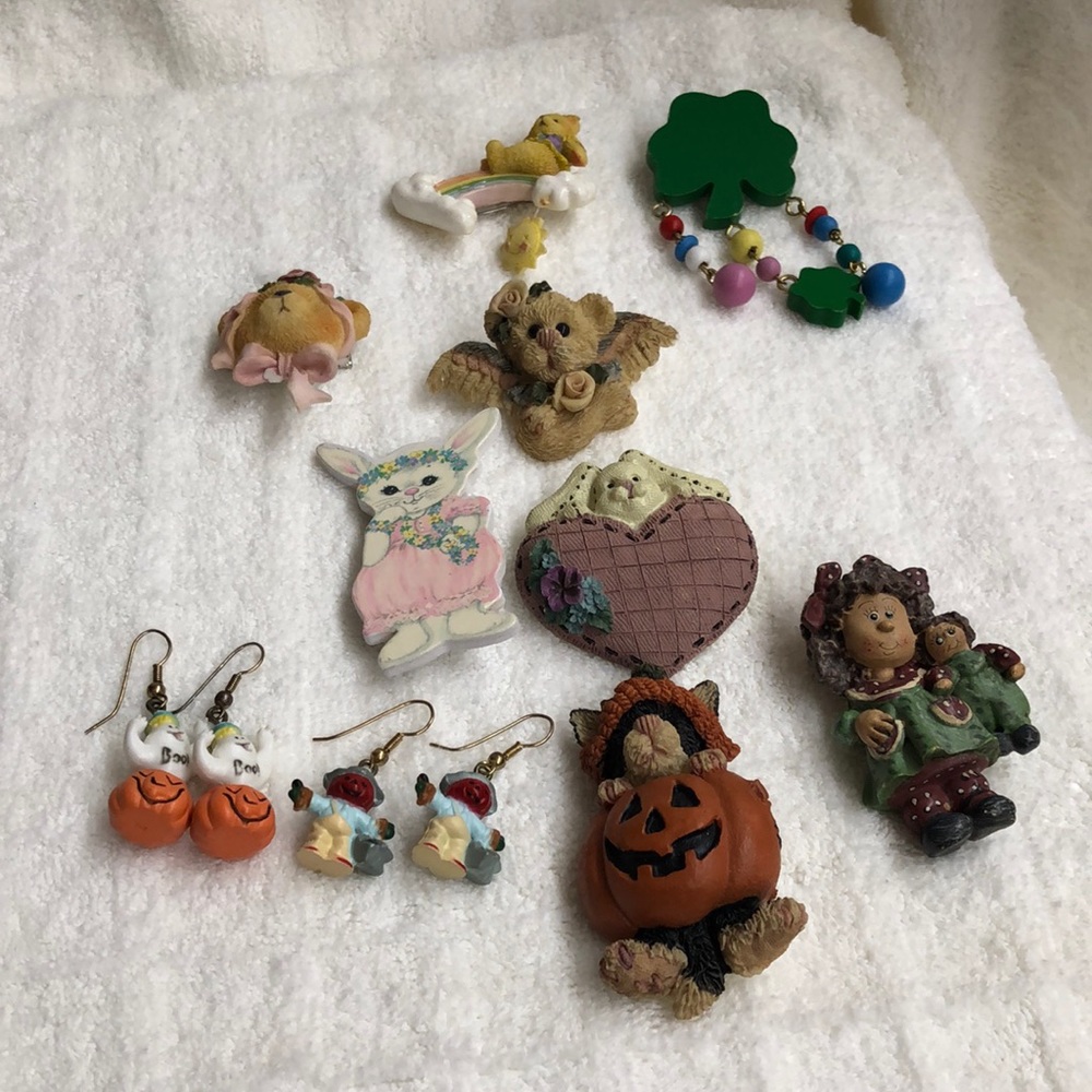 Brooches and earrings